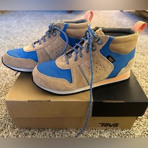 NEW Teva Women’s Highside ‘84 Mid Hiking Sneakers